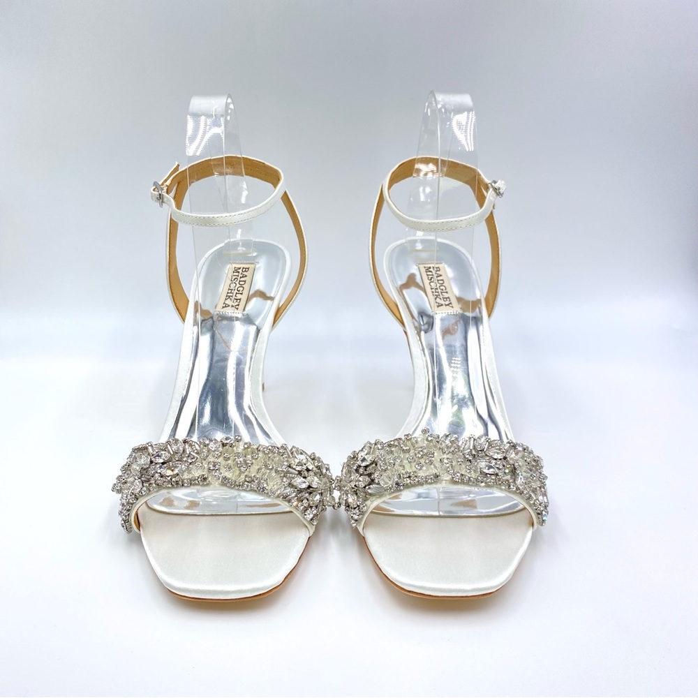 Badgley Mischka Size 10 Rider Soft White Satin‎ Jewel Dress Sandals Heels Shoes - Picture 2 of 14